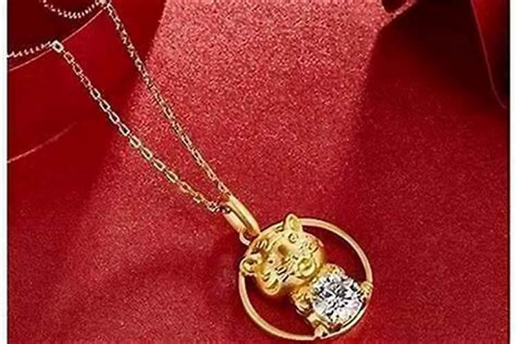 86年虎本命年适合戴什么耳环？