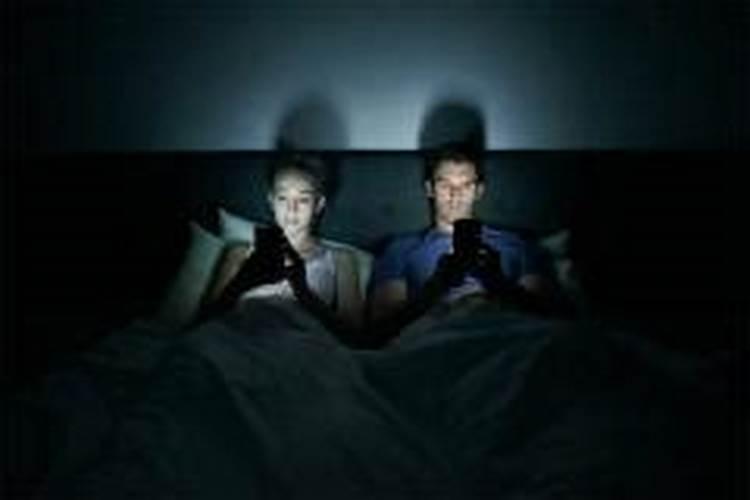 梦到老公想和别的女人睡觉