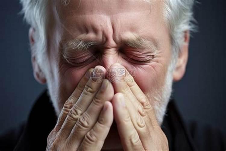 梦到熟悉的老人呼吸困难