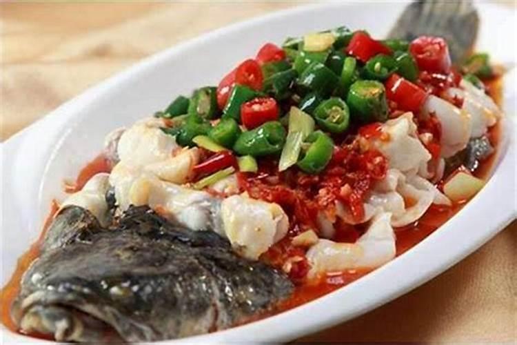 梦见吃鱼肉是啥意思？