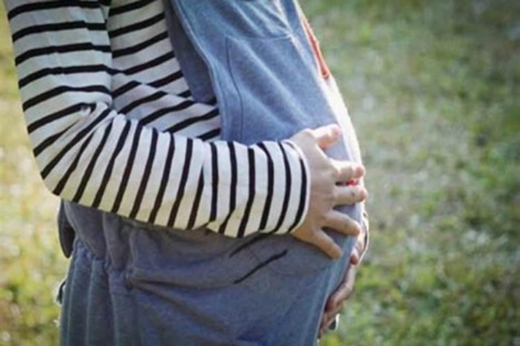 梦到自己怀孕了生下双胞胎