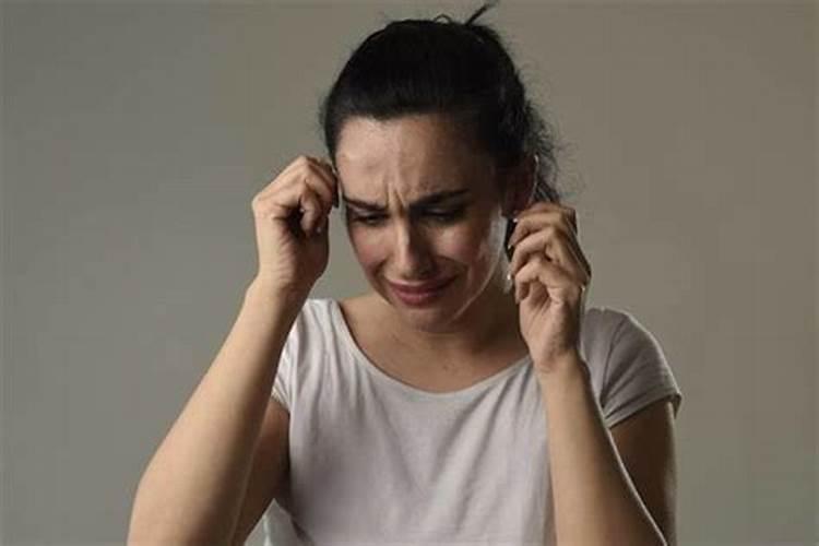 梦见家人生病自己大哭