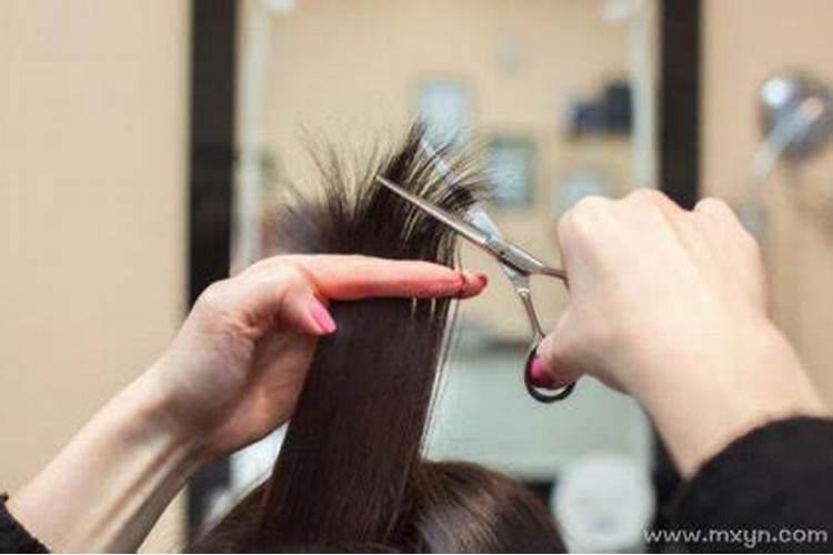 梦到剪头发是什么意思？