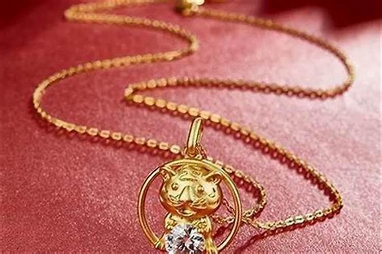 62年属虎本命年戴什么首饰最好？