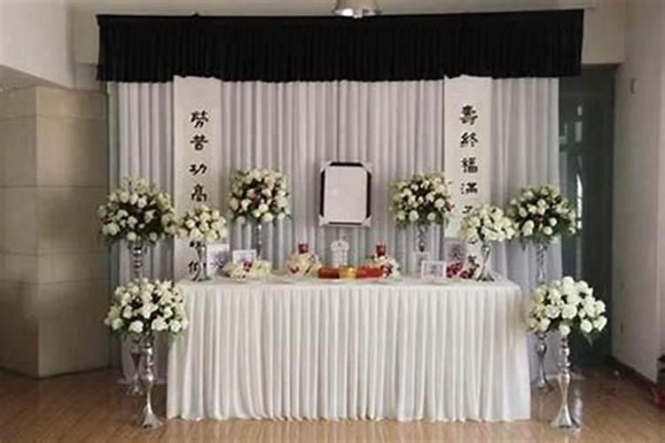 梦见健在的父亲死了办丧事