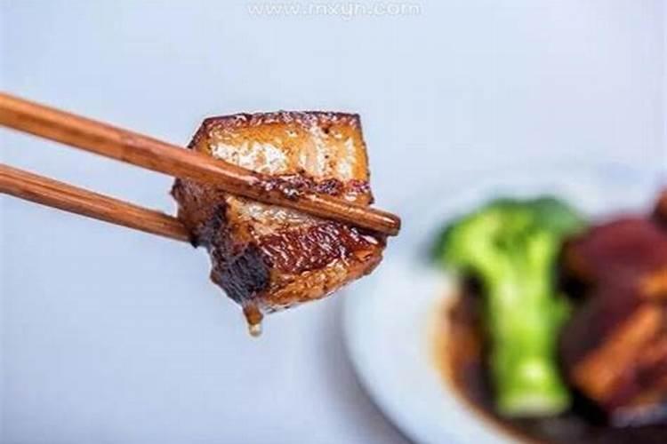 梦见别人吃肉是什么征兆？