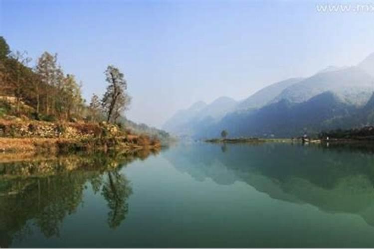 经常梦见去世的父亲还活着