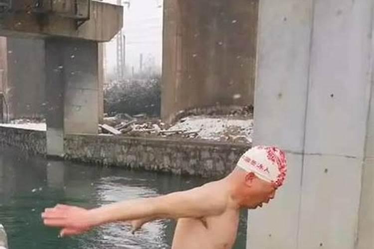梦见别人播水道什么意思？