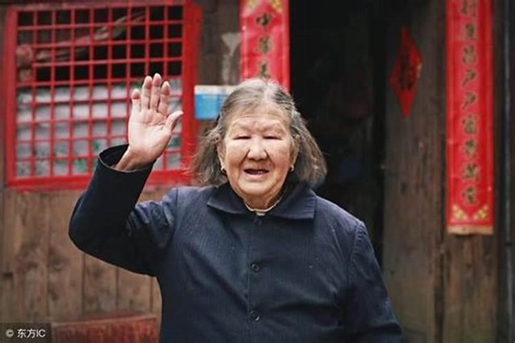 梦见跟外婆说话好不好？