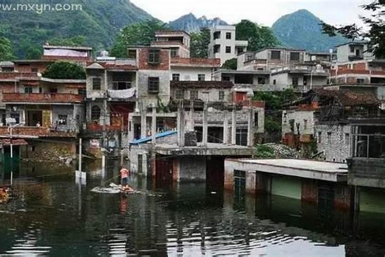 梦见洪水冲垮房子是什么预兆？