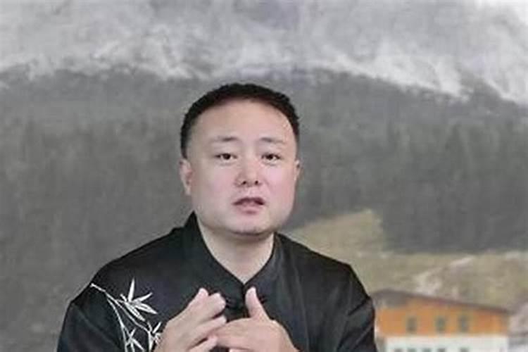 梦见和现公司老板聊天