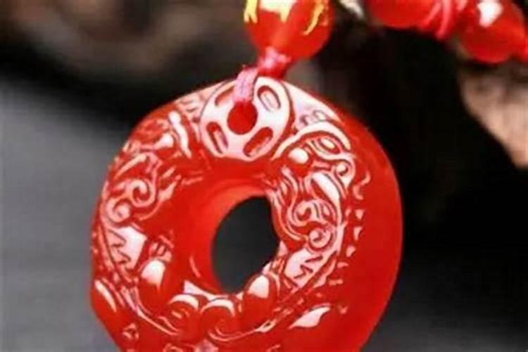 属虎犯太岁戴什么？