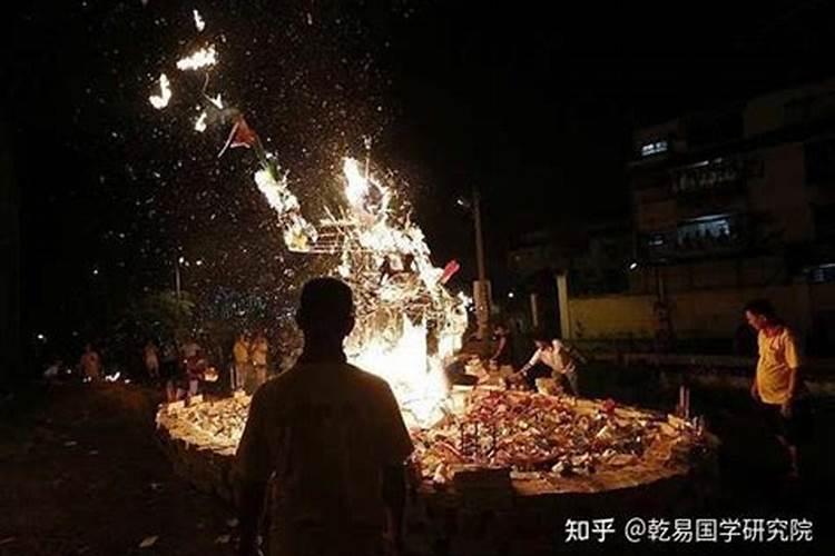 中元节烧纸一般是什么时候？