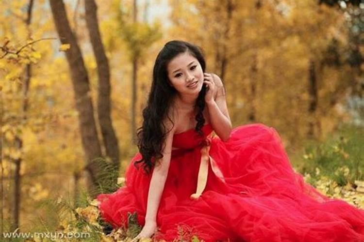 梦见穿红色衣服怎么回事？