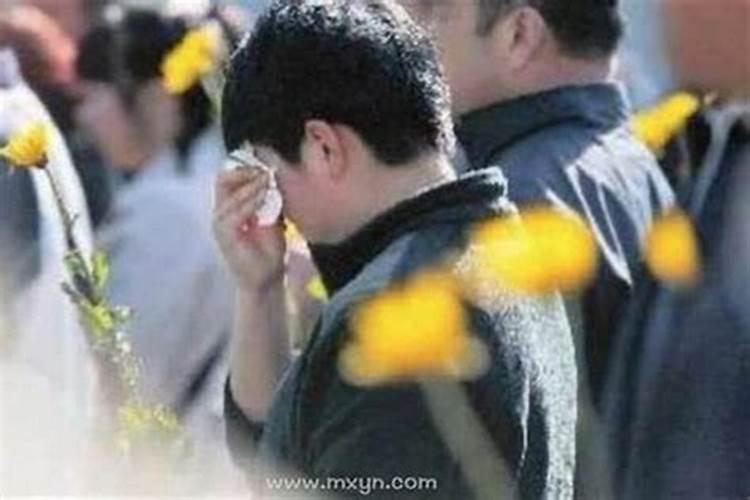 梦见了死去的亲人什么意思？