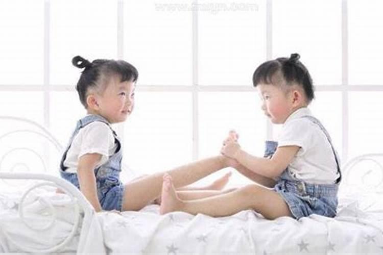 梦见双胞胎姐妹是什么意思？