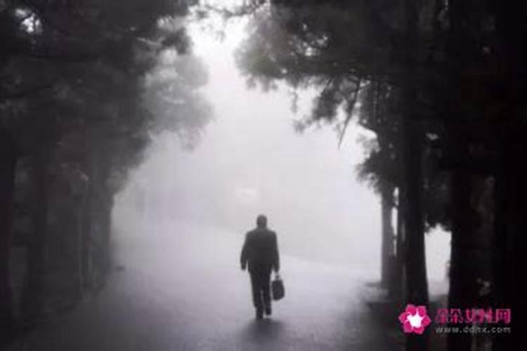 连续两天梦到过世的外公和我说话