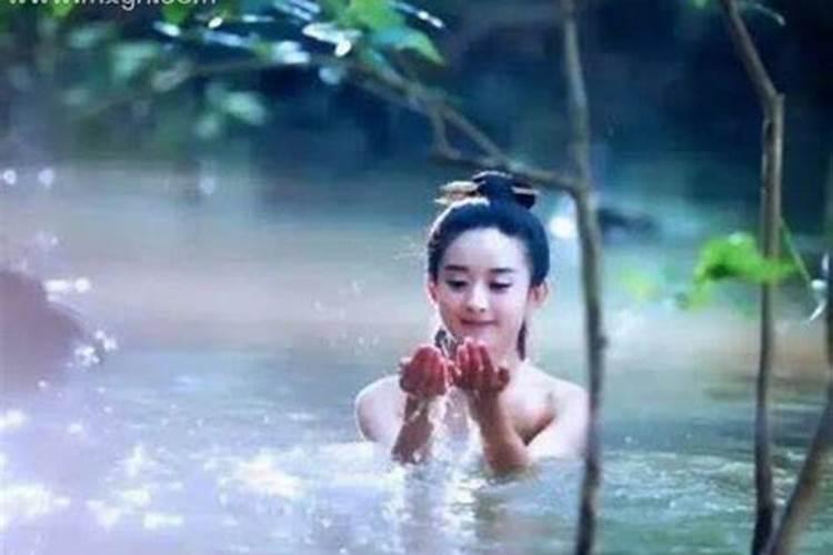 梦见妹妹上身没有穿衣服
