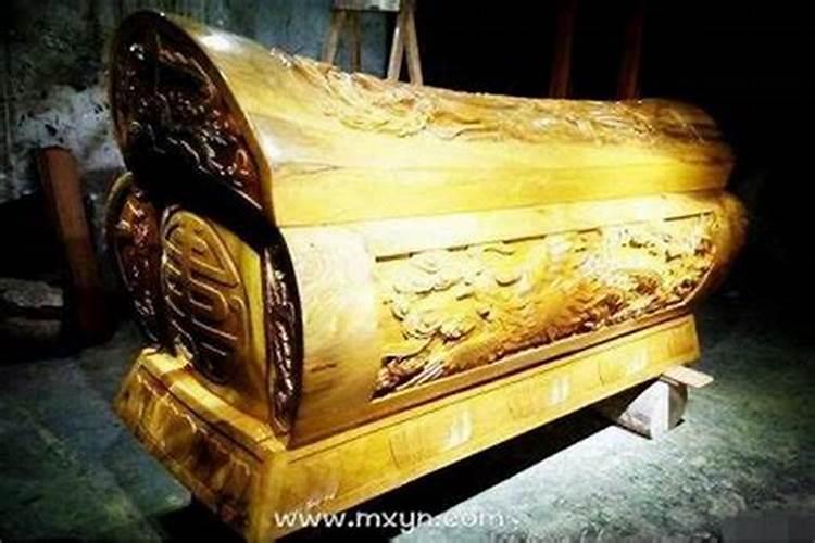 梦见棺材里装着死人是什么意思？