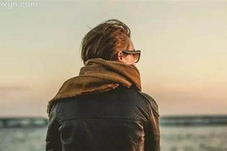梦见熟悉的男人抱我什么意思？