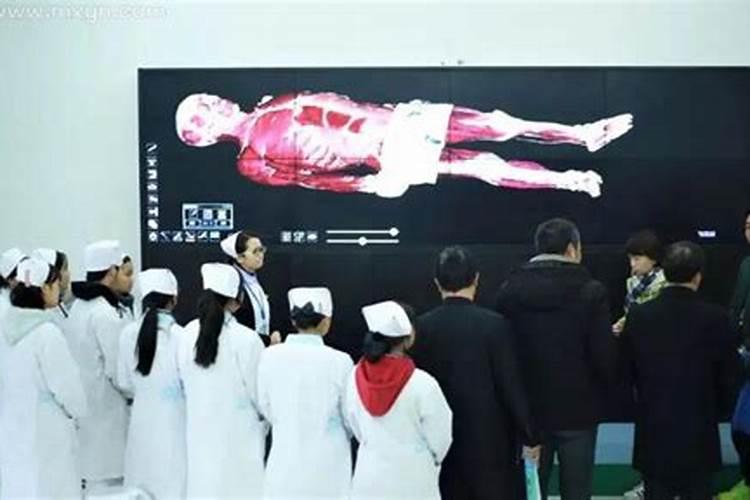 考试的人梦见死人了是什么意思？