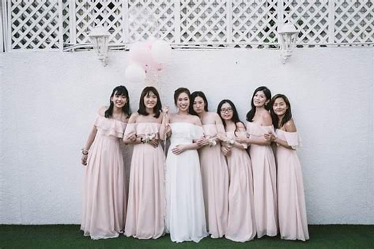女孩属狗婚配什么属相？
