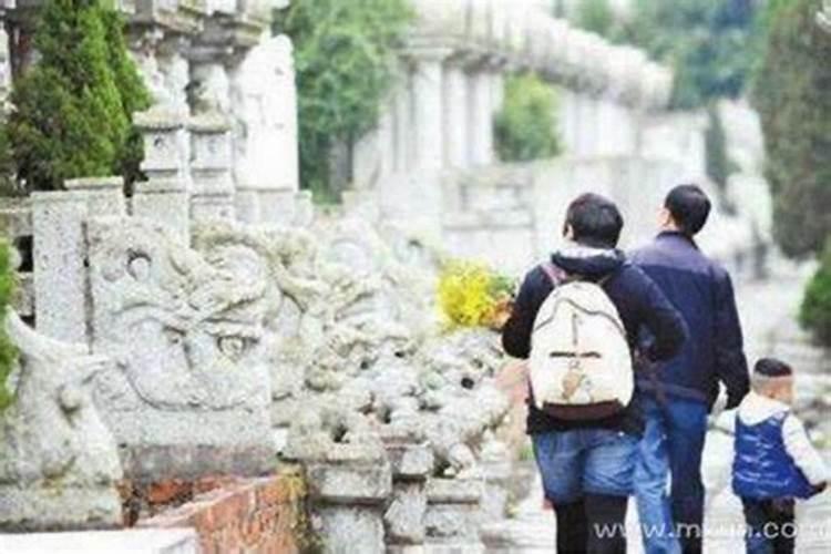 梦见上坟是什么征兆？