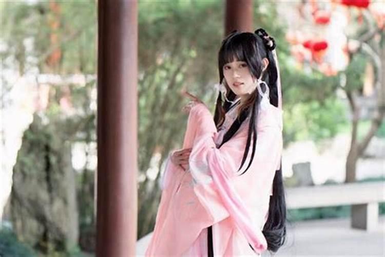鬼节出生的龙女