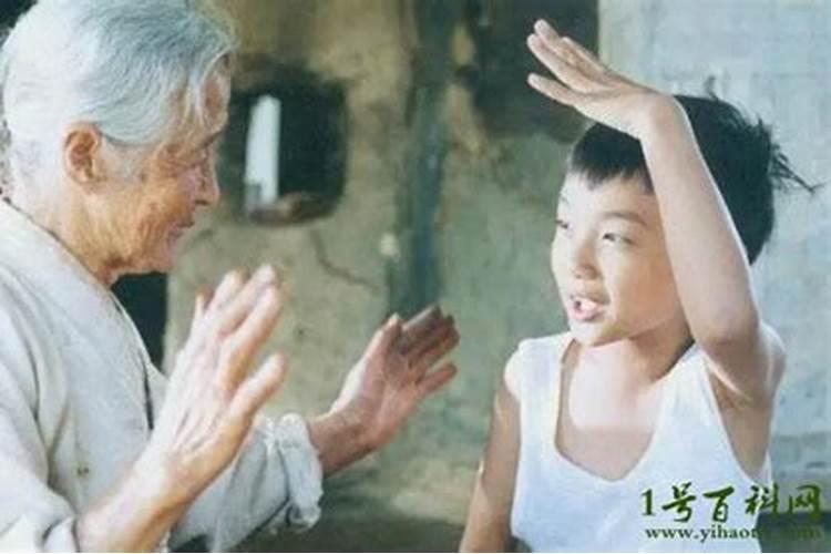梦见死去的外婆还活着和我聊天