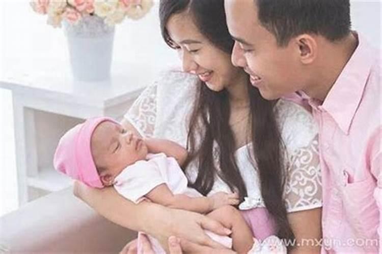 梦见初恋女友生小孩