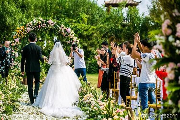 梦见结婚现场举行婚礼