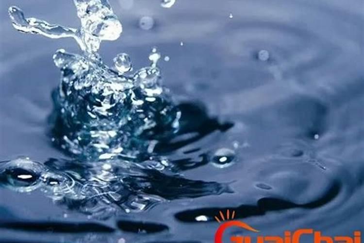 梦见水淹了房子满地是水房间塌陷