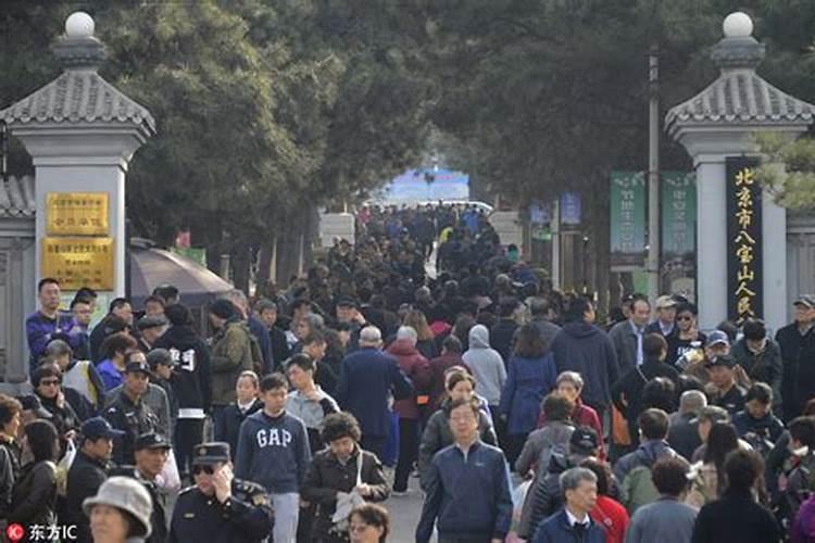 北京清明节祭扫高峰
