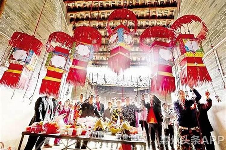 祠堂冬至祭拜祖先仪式
