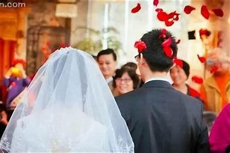 爸爸梦见自己的儿子结婚