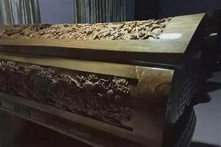 梦见好多棺材是什么意思？