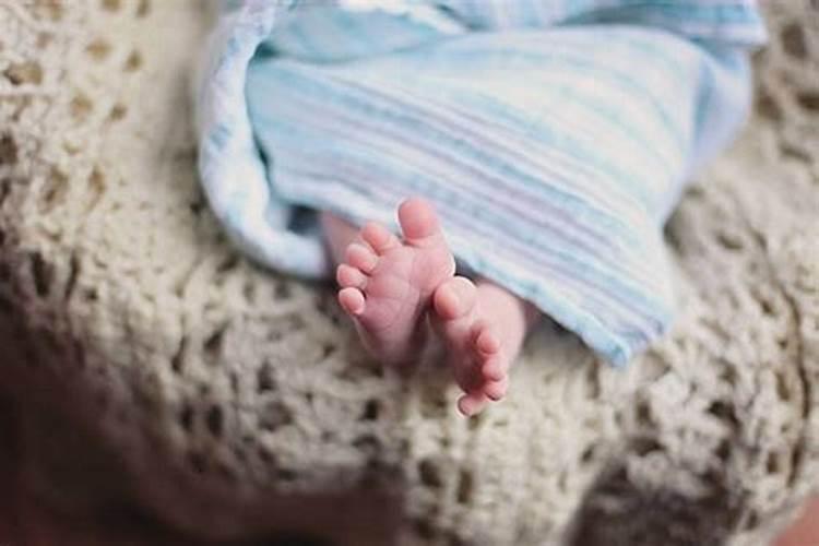 梦见朋友生孩子孩子死了