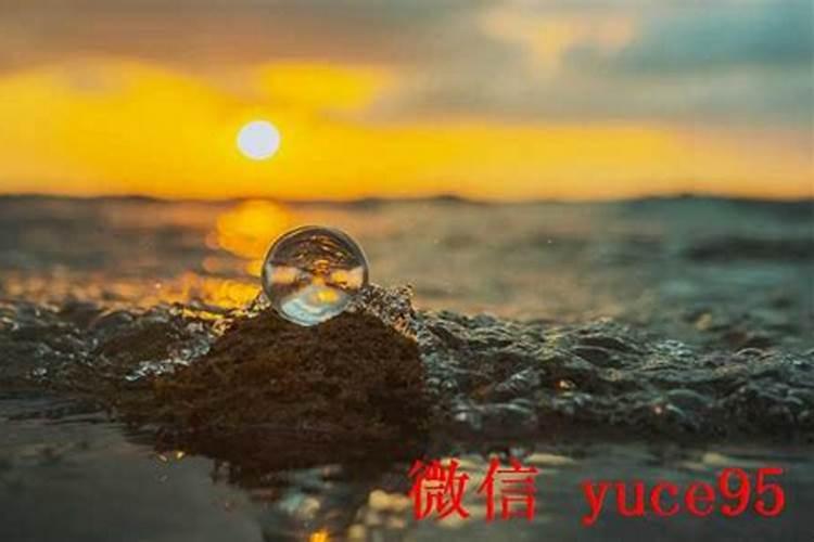 梦到自己尿了好多尿啥意思？