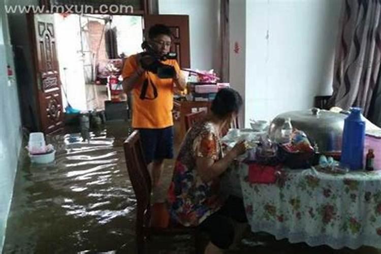 梦见洪水淹到家的窗户了
