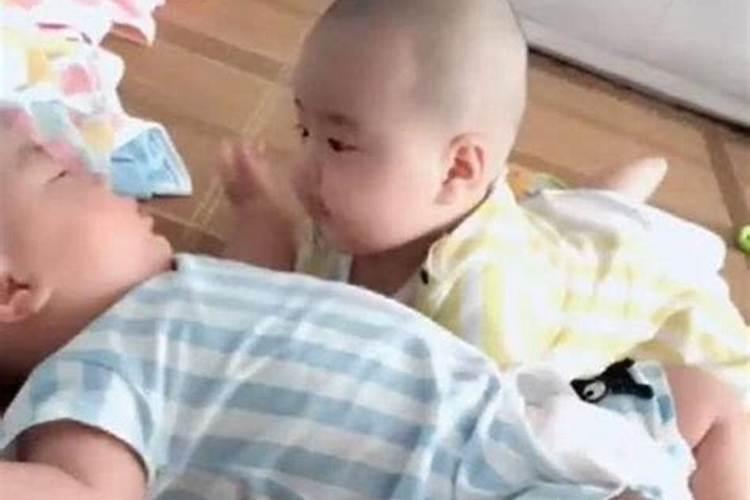 怀孕梦见男婴儿睡在哥哥身上