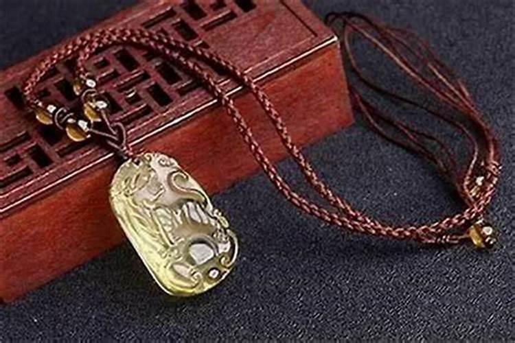 属虎本命年佩戴什么好？