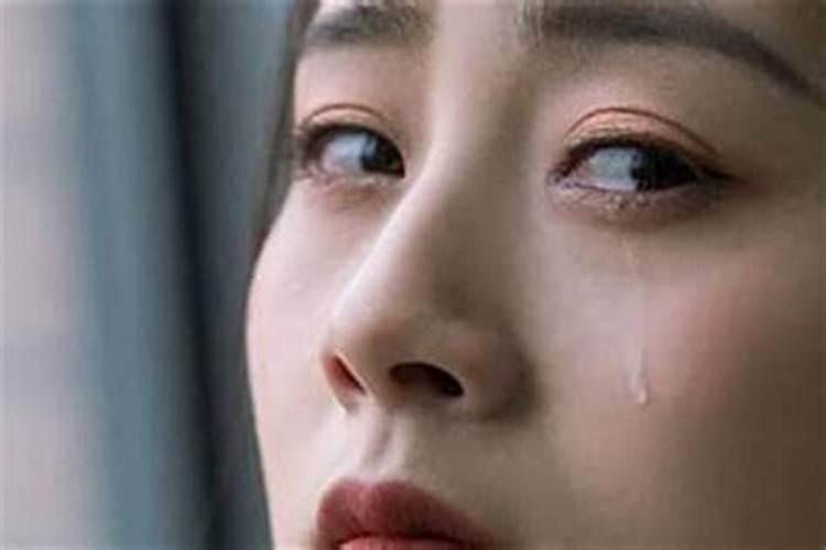 梦见老人死了哭醒了什么意思？