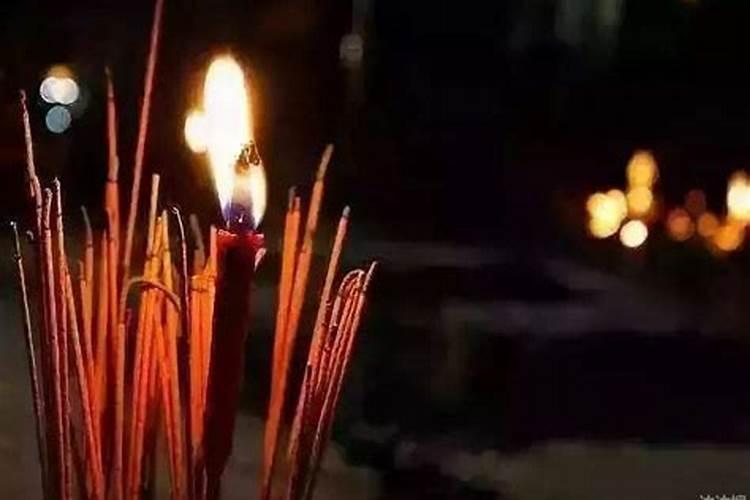中元节烧纸能在坟上烧吗？