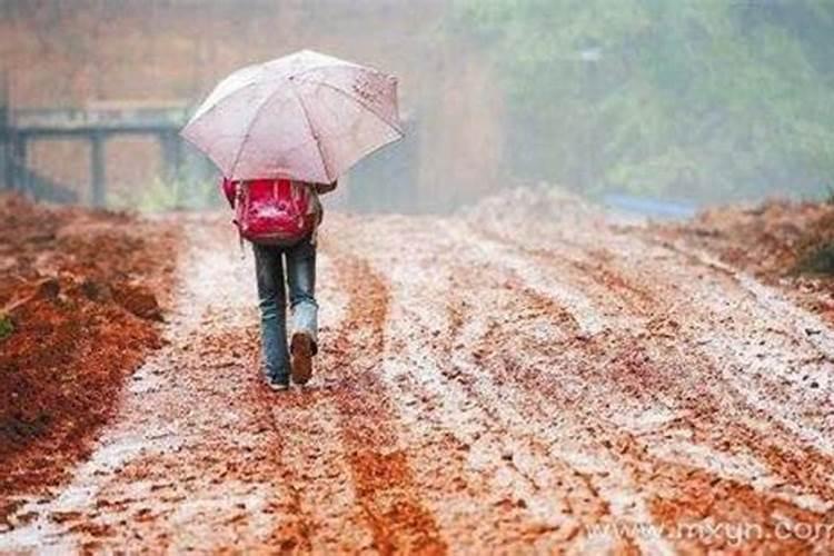 梦见回家路上困难重重