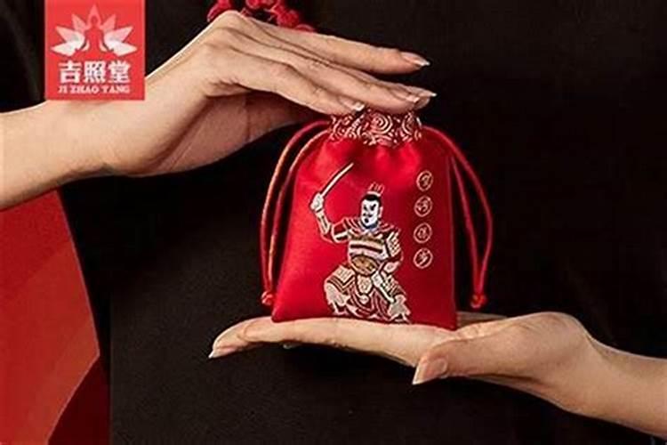 犯太岁戴什么饰品辟邪女？