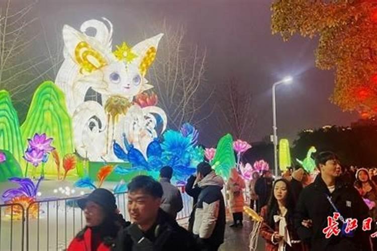 鞍山正月十五哪里可以看灯？
