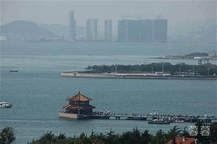 梦见大海的水很蓝水很大
