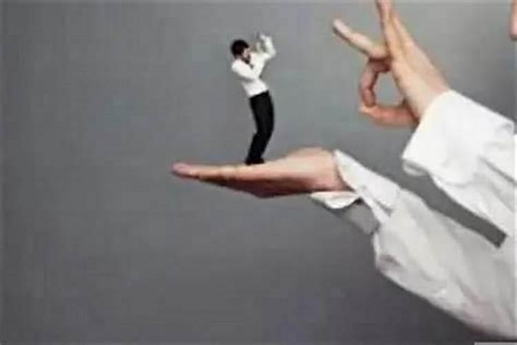 如何化解身边的小人？