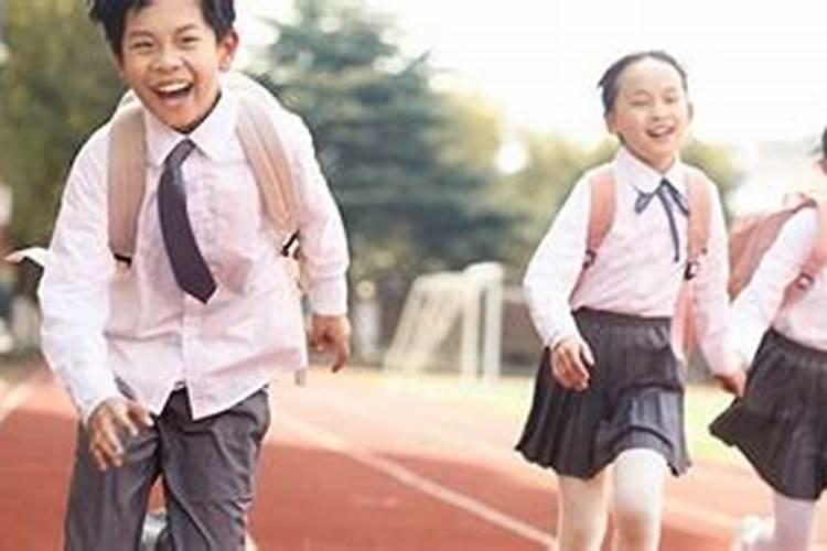梦见和同学一起欢笑
