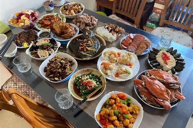 除夕晚饭几点持？